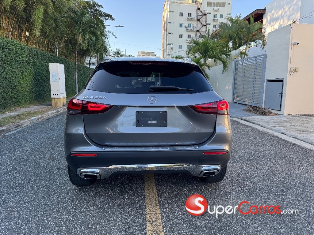 2021 Mercedes-Benz Clase GLA 250 — foto 3 / 11