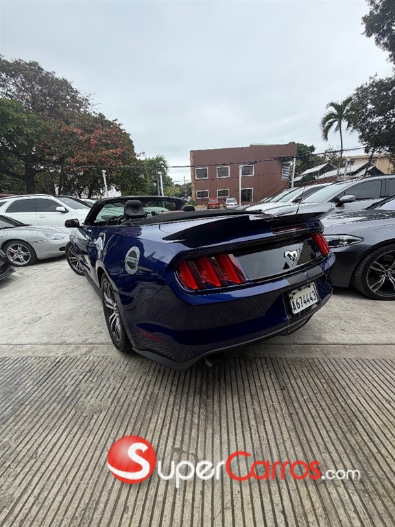 2016 Ford Mustang Ecoboost Premium — foto 4 / 9
