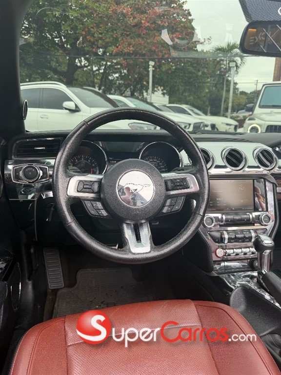 2016 Ford Mustang Ecoboost Premium — foto 5 / 9