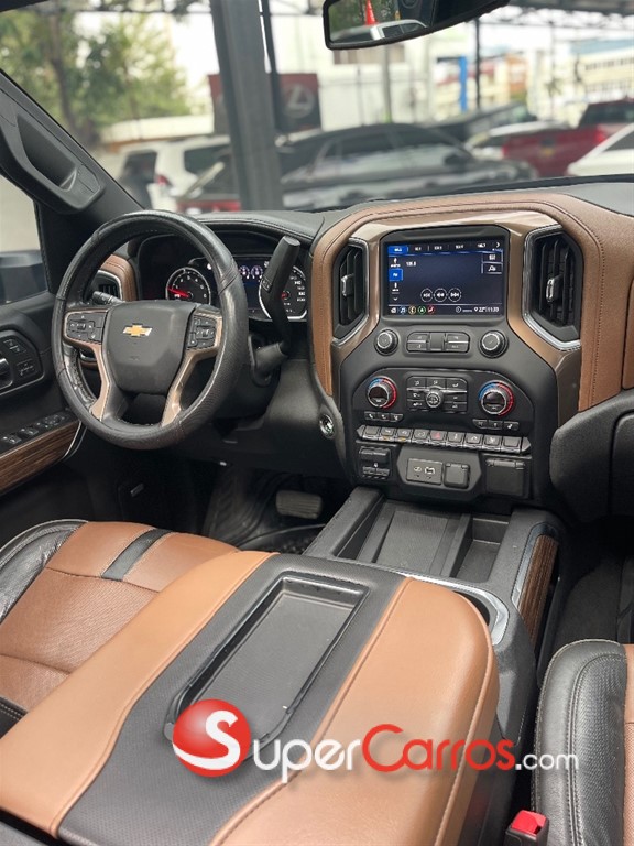 2020 Chevrolet Silverado High Country — foto 2 / 12