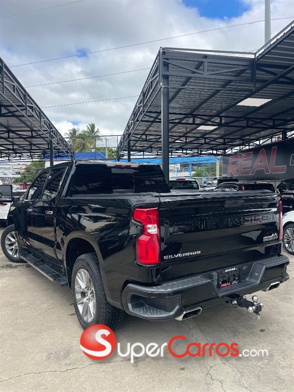 2020 Chevrolet Silverado High Country — foto 4 / 12