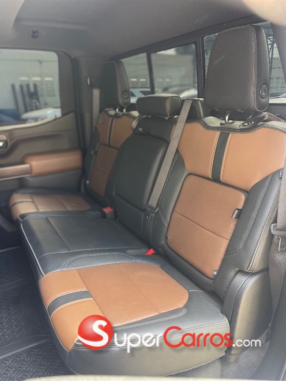 2020 Chevrolet Silverado High Country — foto 8 / 12