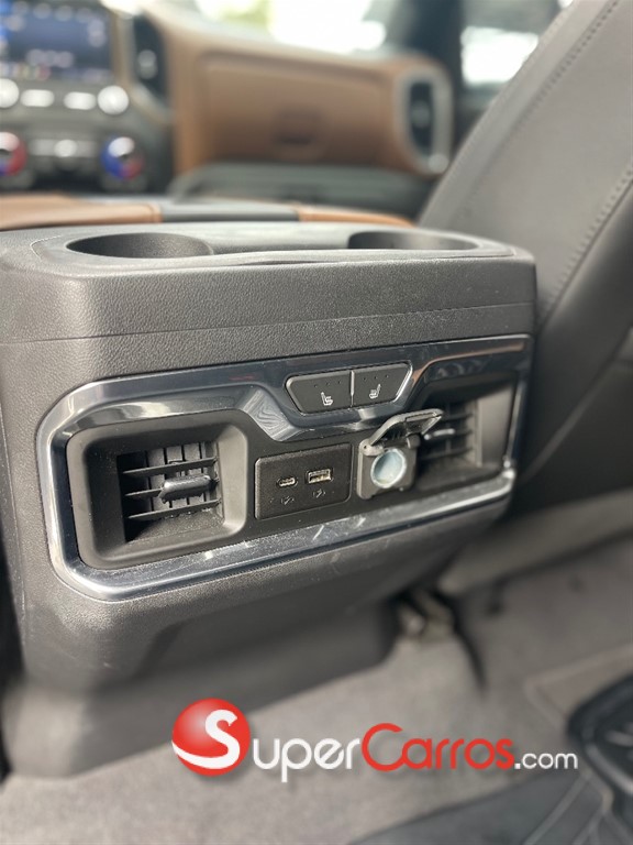 2020 Chevrolet Silverado High Country — foto 10 / 12