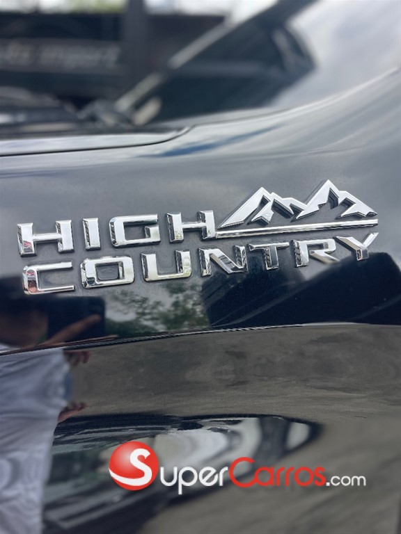 2020 Chevrolet Silverado High Country — foto 11 / 12