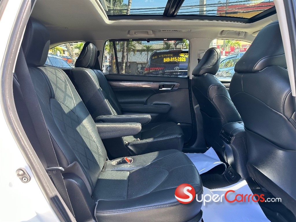 2021 Toyota Highlander Platinum — foto 9 / 12
