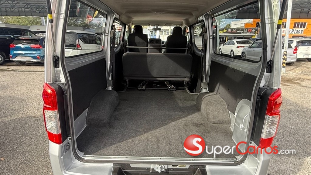 2020 Nissan Caravan — foto 2 / 12