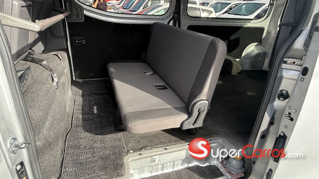 2020 Nissan Caravan — foto 10 / 12
