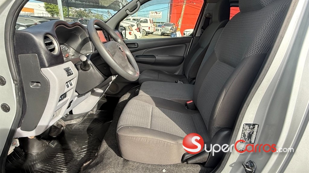 2020 Nissan Caravan — foto 12 / 12