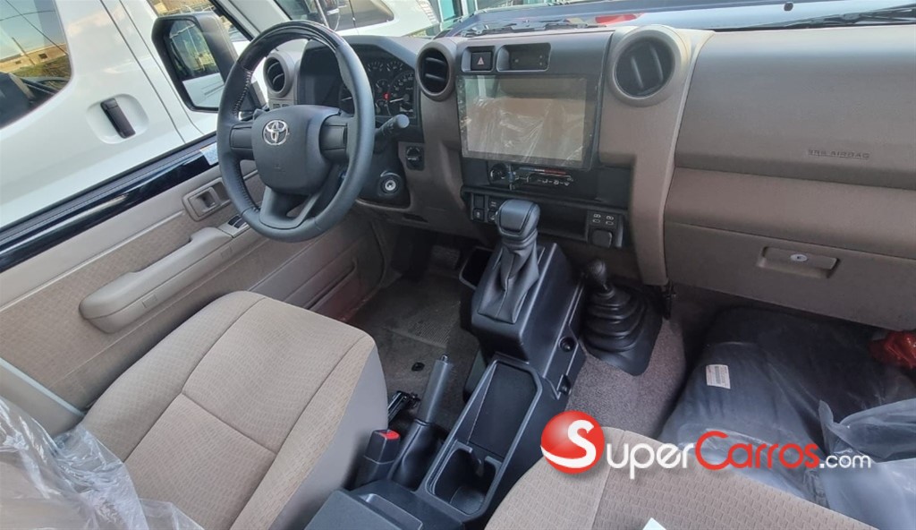 2026 Toyota Land Cruiser Serie 70 Pick up — foto 2 / 3