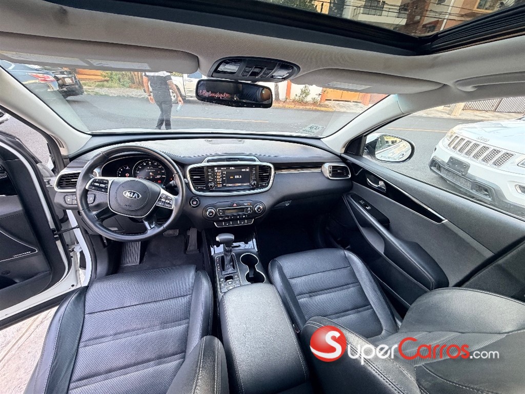 2020 Kia Sorento SX — foto 8 / 12