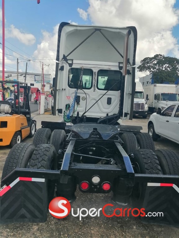 2017 Freightliner Cascadia — foto 9 / 10