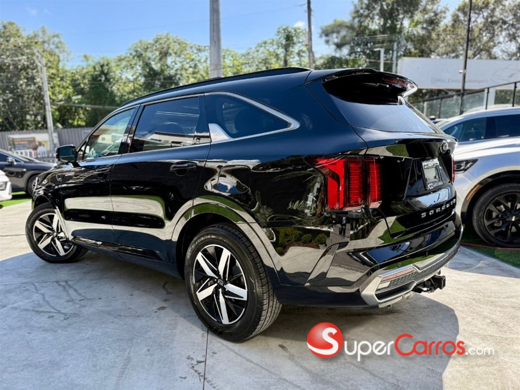 2021 Kia Sorento S — foto 2 / 12