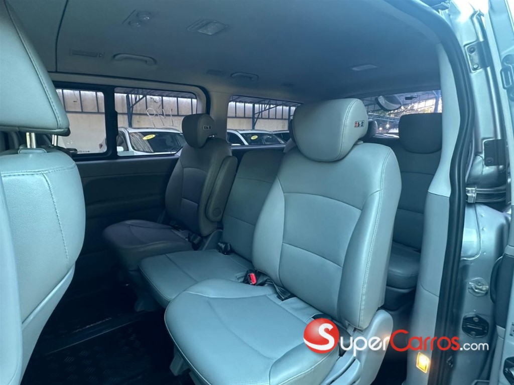 2018 Hyundai Grand Starex — foto 2 / 8