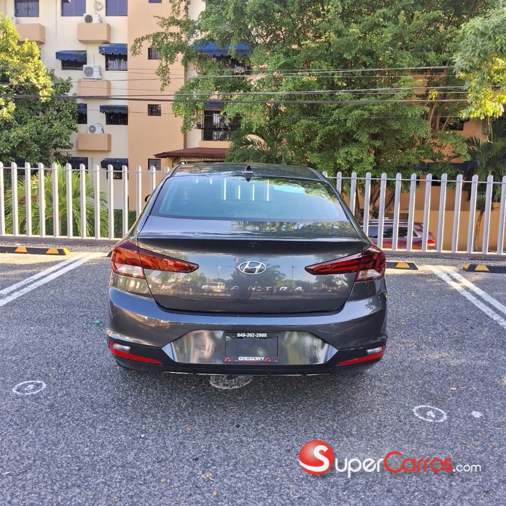 2020 Hyundai Elantra SEL — foto 5 / 10