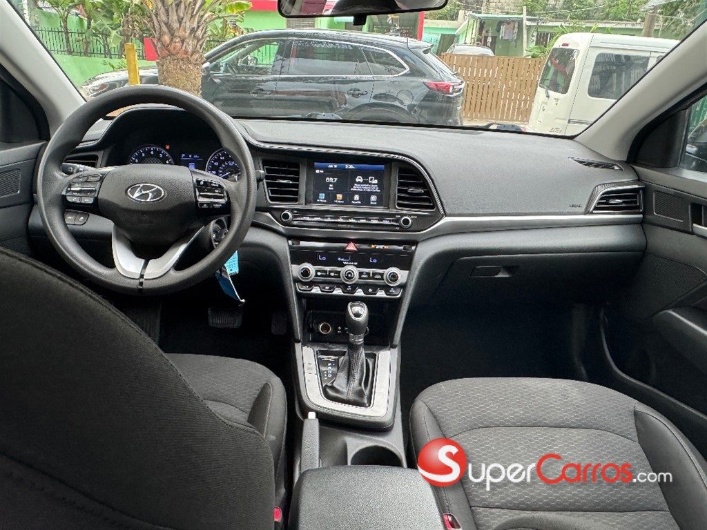 2020 Hyundai Elantra SEL — foto 7 / 10