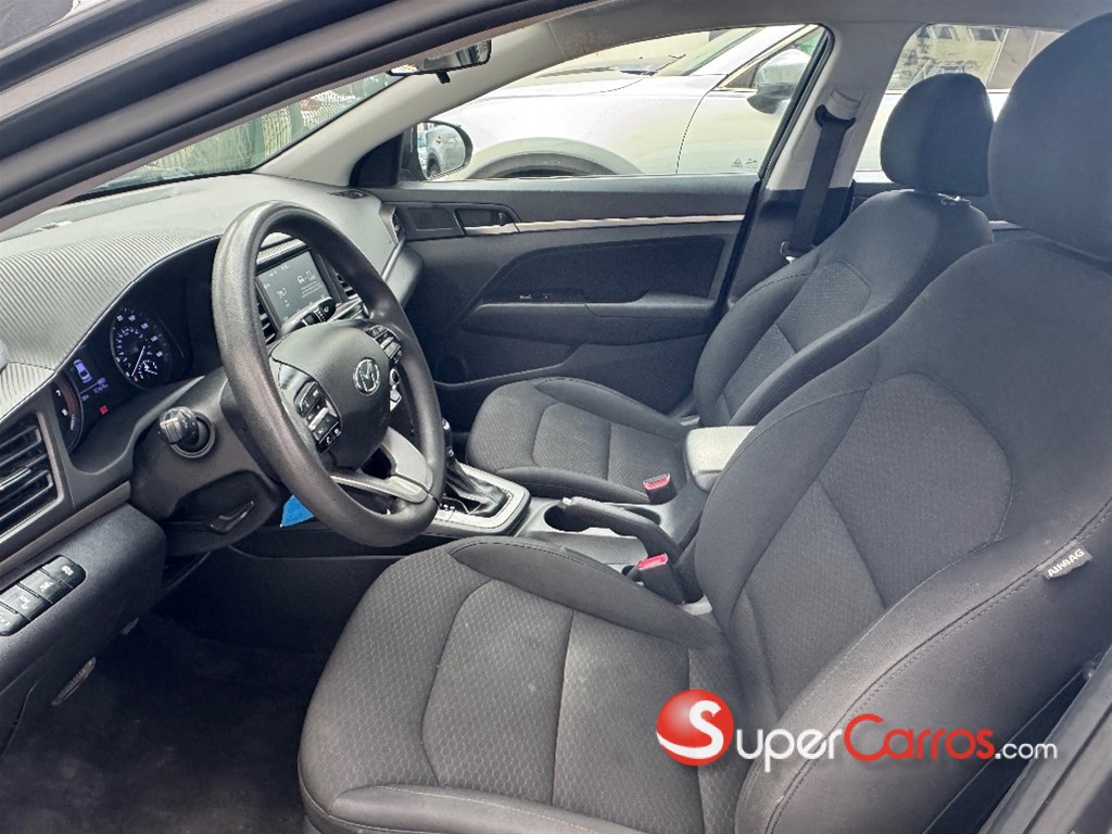 2020 Hyundai Elantra SEL — foto 9 / 10