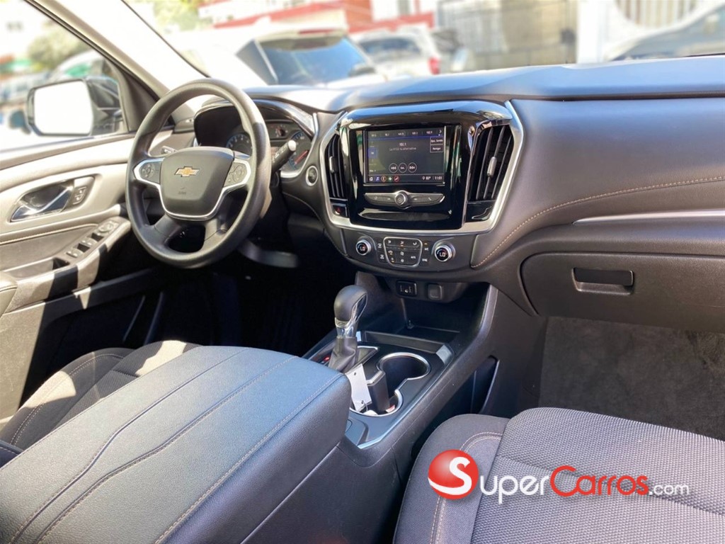 2021 Chevrolet Traverse LT — foto 2 / 12