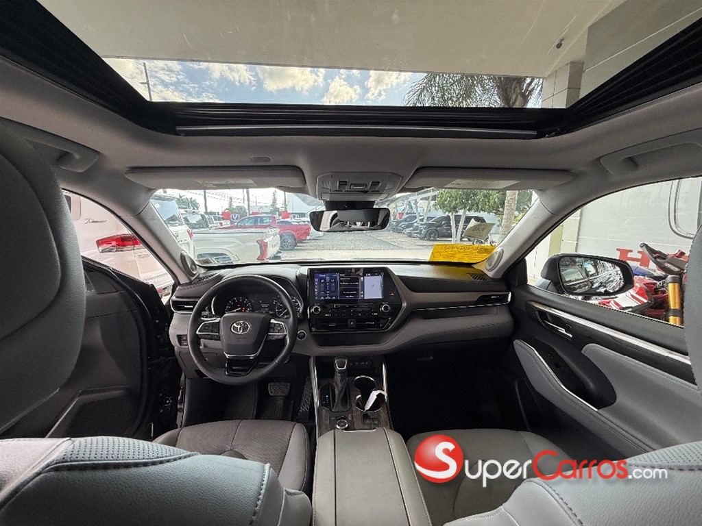 2021 Toyota Highlander Limited — foto 10 / 12