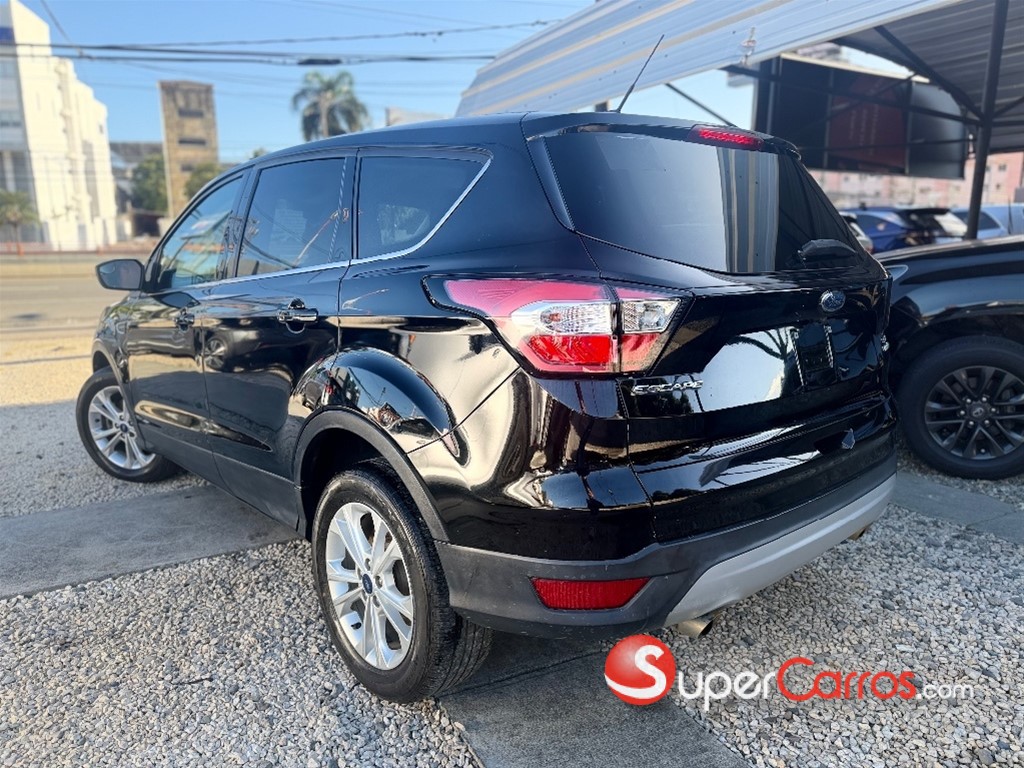 2017 Ford Escape SE Ecoboost — foto 2 / 9
