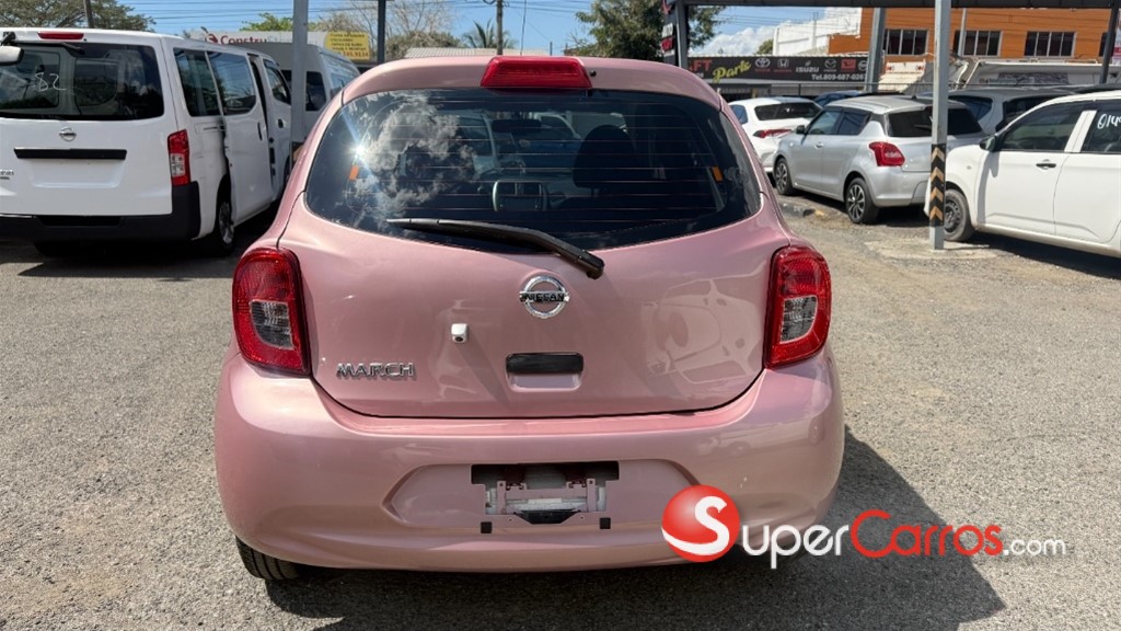 2020 Nissan March — foto 9 / 12