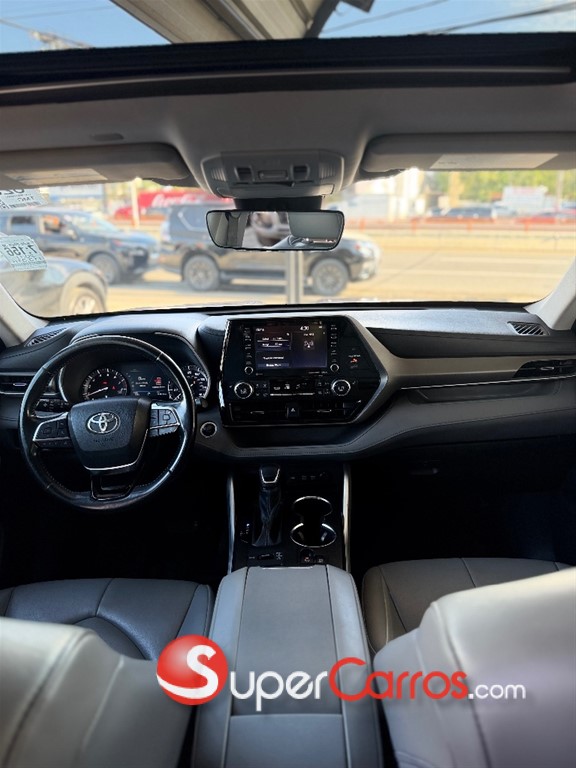 2021 Toyota Highlander XLE — foto 6 / 12