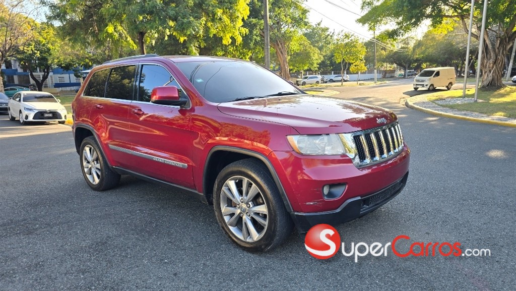 2013 Jeep Grand Cherokee Laredo 4x4 — foto 2 / 11
