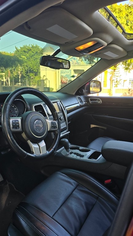 2013 Jeep Grand Cherokee Laredo 4x4 — foto 8 / 11