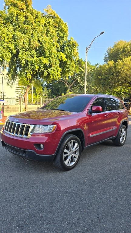2013 Jeep Grand Cherokee Laredo 4x4 — foto 10 / 11