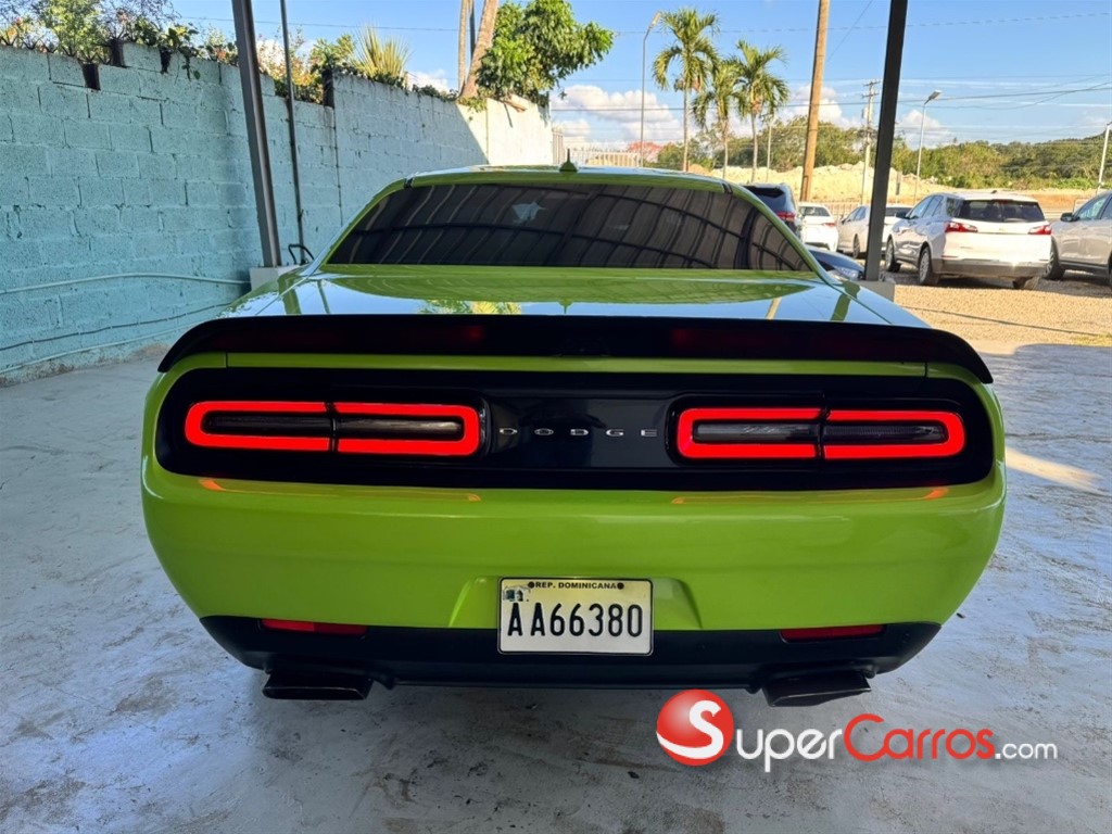 2016 Dodge Challenger SRT-HELLCAT — foto 6 / 10