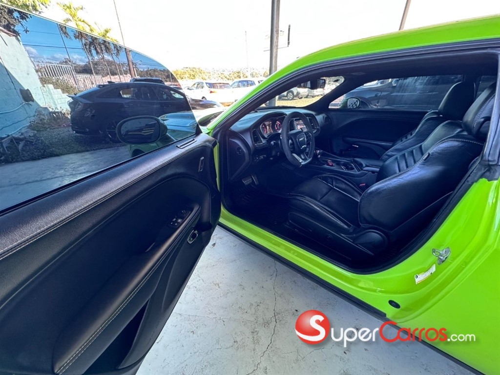 2016 Dodge Challenger SRT-HELLCAT — foto 8 / 10