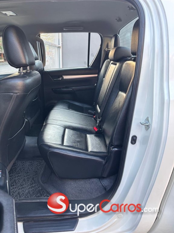 2019 Toyota Hilux SRV — foto 9 / 9