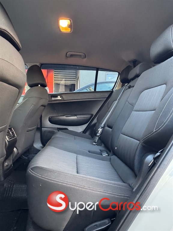 2020 Kia Sportage LX — foto 7 / 12