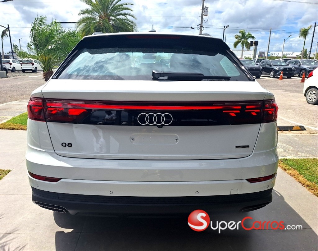 2025 Audi Q8 Luxury Package — foto 2 / 7