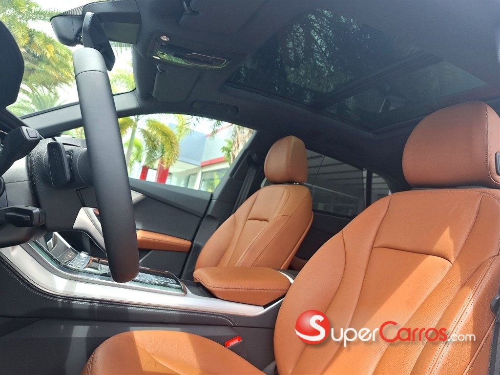 2025 Audi Q8 Luxury Package — foto 5 / 7