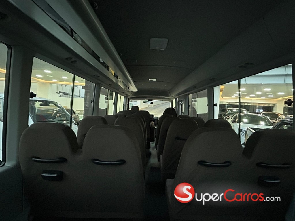 2026 Toyota Coaster — foto 2 / 10