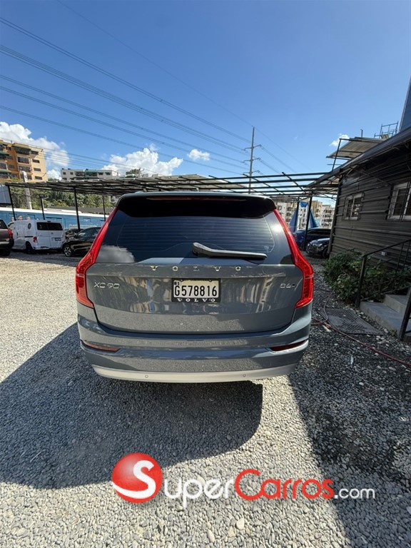 2022 Volvo XC90 Momentum B6 — foto 2 / 12