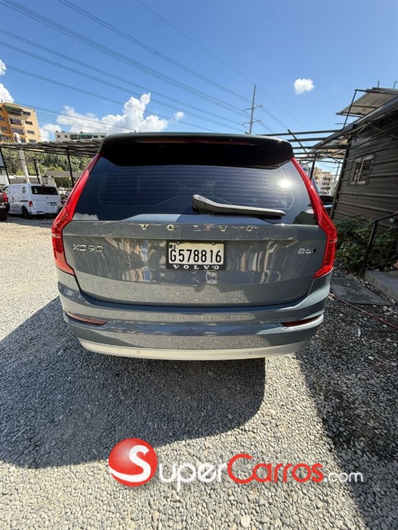 2022 Volvo XC90 Momentum B6 — foto 4 / 12