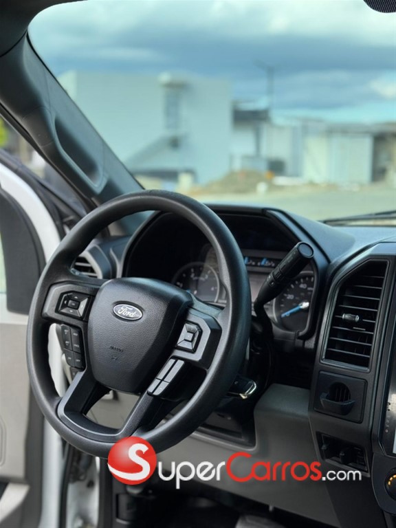 2020 Ford F 350 Super Duty — foto 7 / 12