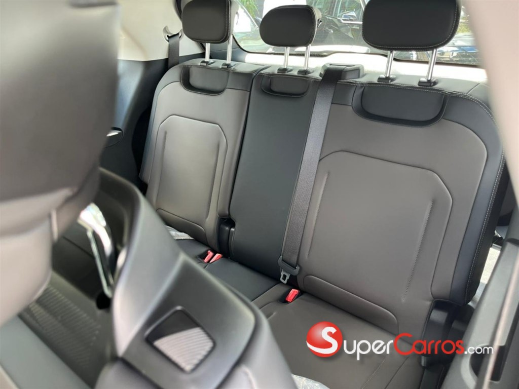 2026 Ford EDGE Titanium — foto 11 / 12