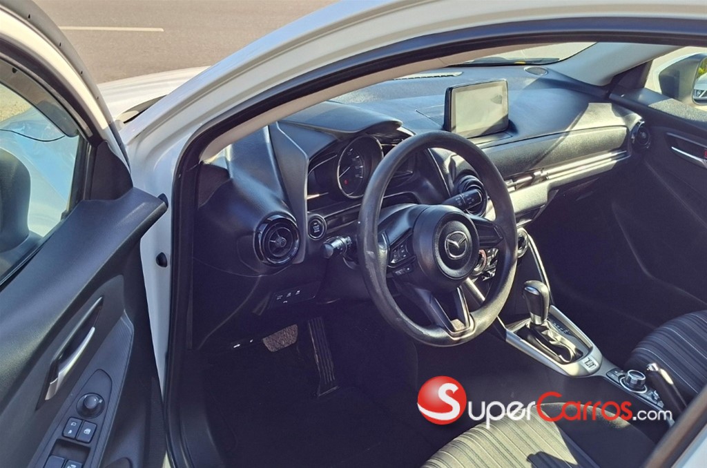 2020 Mazda 2 — foto 7 / 9