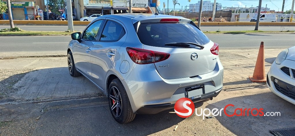 2021 Mazda 2 — foto 4 / 9