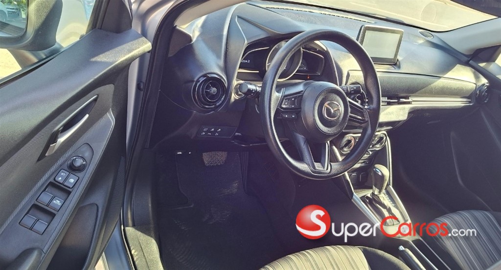 2021 Mazda 2 — foto 8 / 9