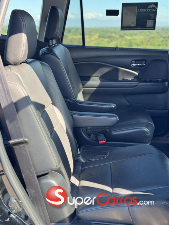 2021 Honda Pilot Touring — foto 5 / 8