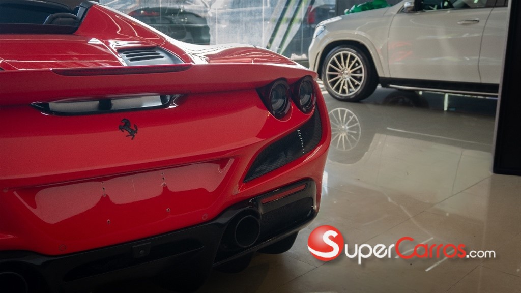 2021 Ferrari F8 Spider — foto 8 / 12
