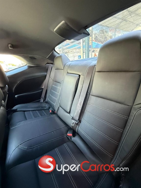 2020 Dodge Challenger SXT — foto 7 / 12