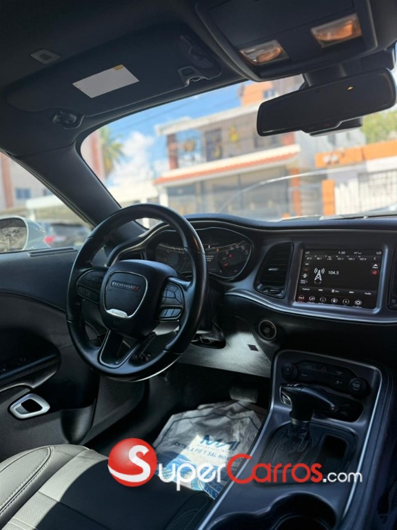 2020 Dodge Challenger SXT — foto 8 / 12