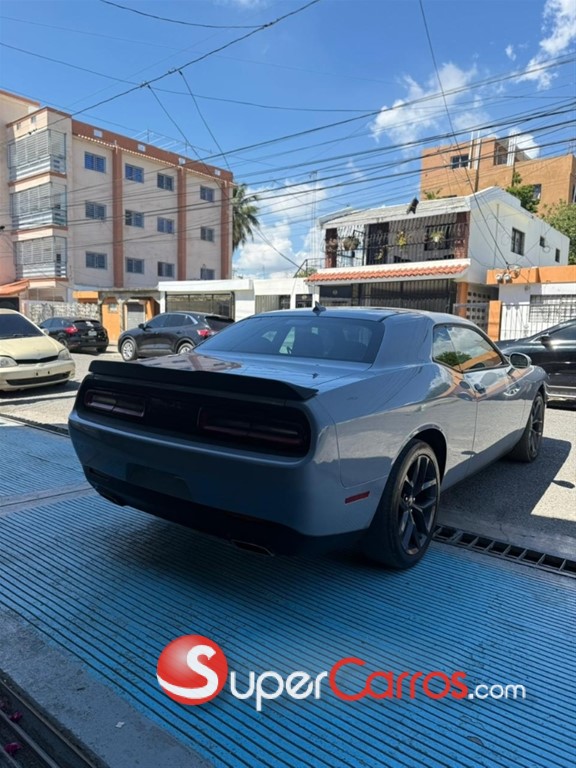 2020 Dodge Challenger SXT — foto 9 / 12