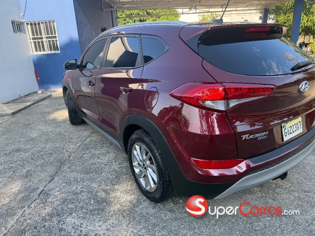 2017 Hyundai Tucson ECO 1.6 TURBO — foto 2 / 6