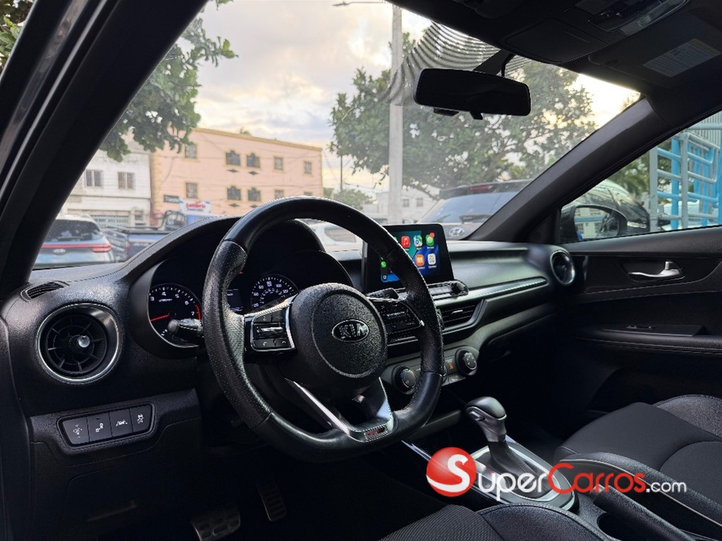2021 Kia Forte GT Line — foto 4 / 9