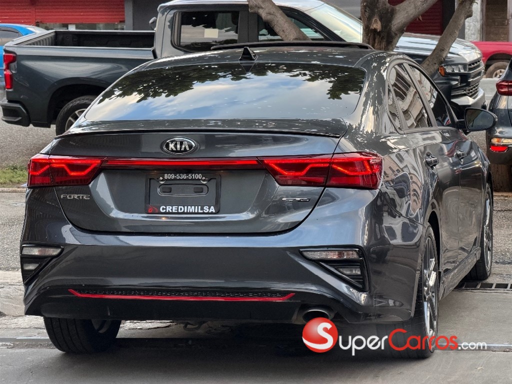 2021 Kia Forte GT Line — foto 7 / 9